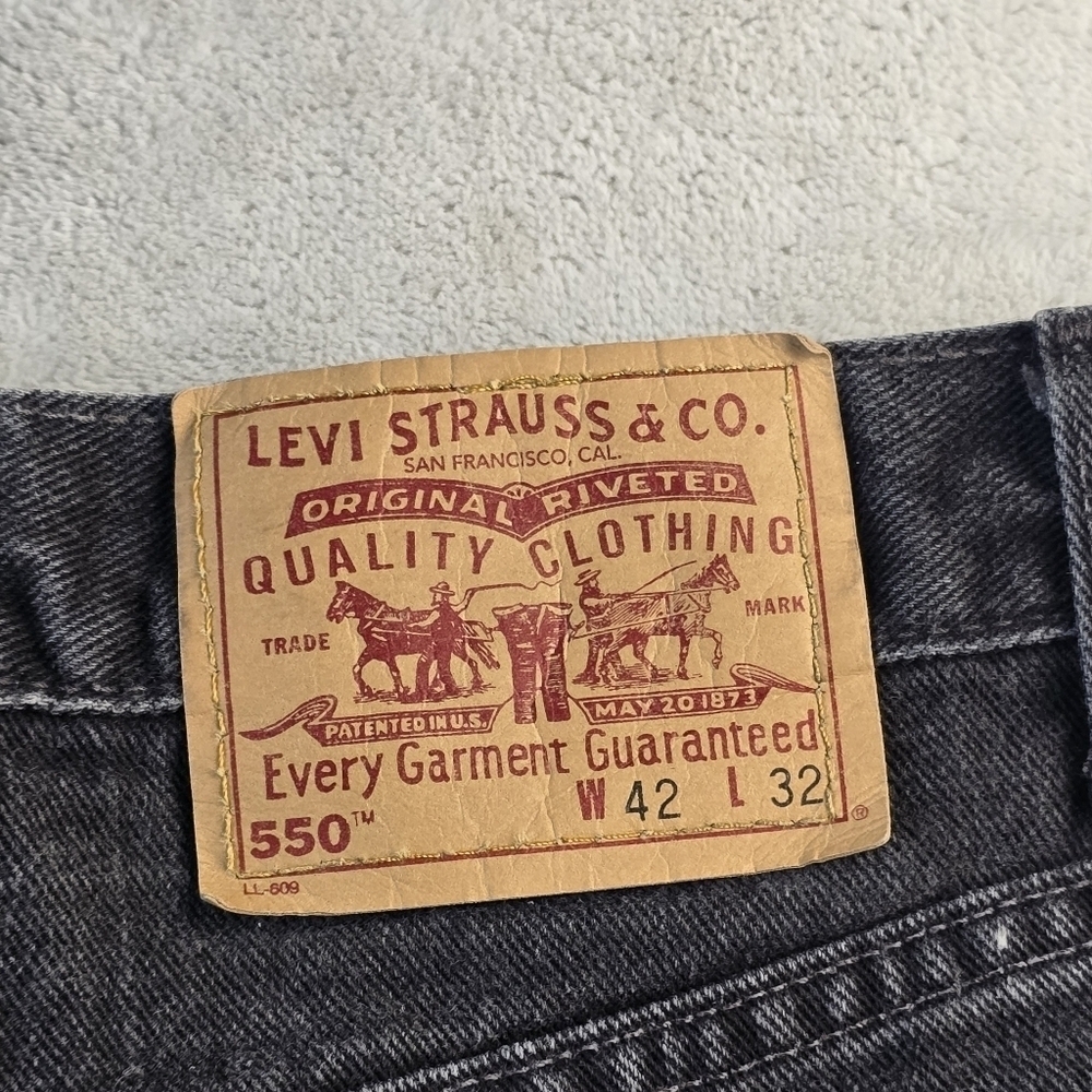 VTG Levis 550 Jeans Men FITS 40x32 Black MADE USA Denim Relaxed Fit Grunge - Picture 5 of 10